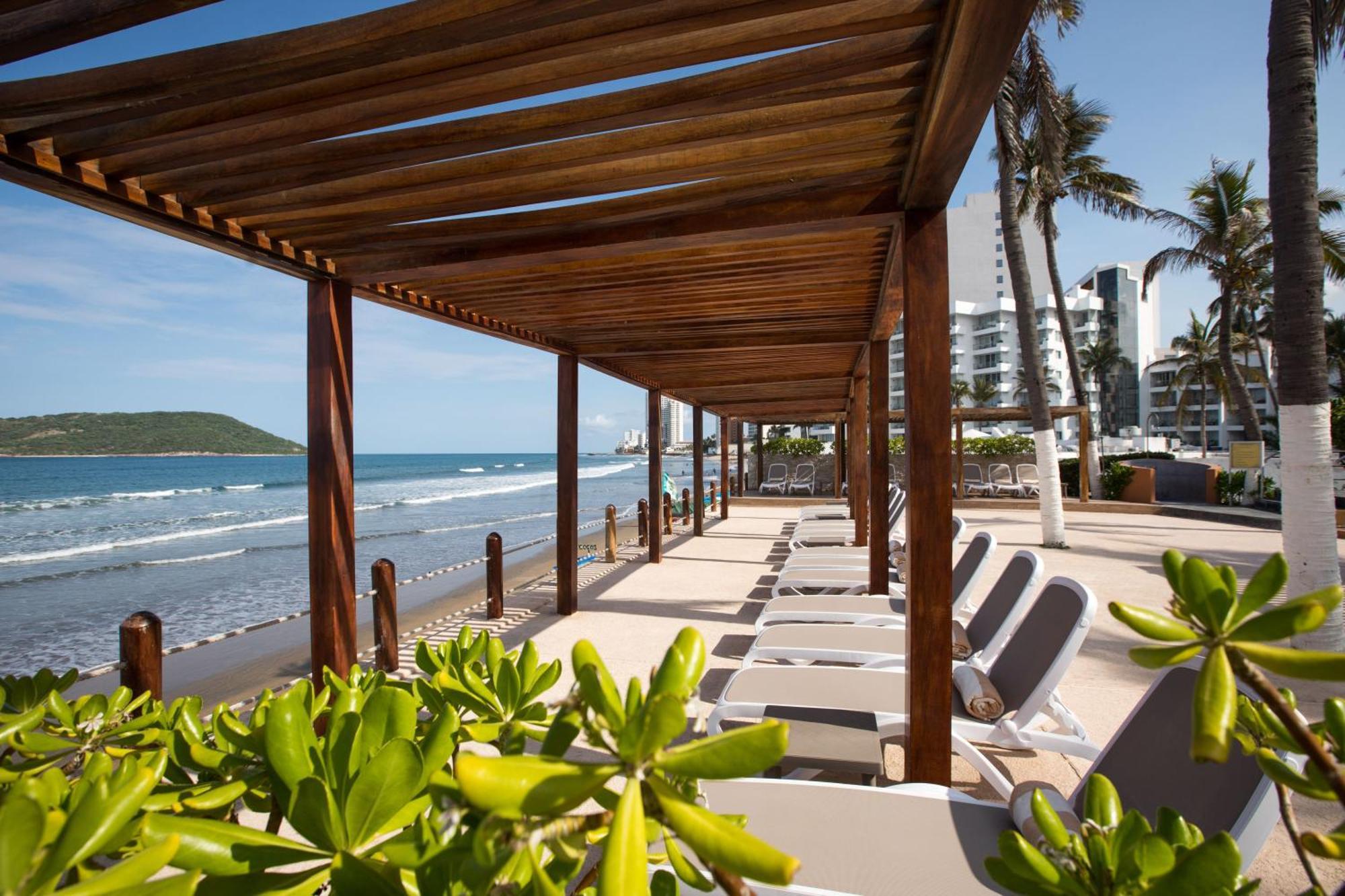 Costa De Oro Beach Hotel Mazatlán Esterno foto